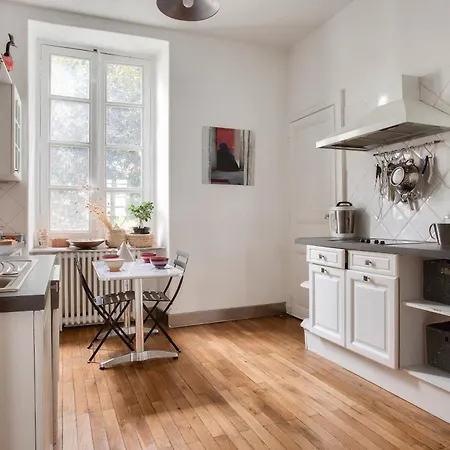 Orphee - Proche Des Marchines De Lile *